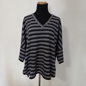 Max Studio Women’s Black & White Striped V-Neck Top Size XL